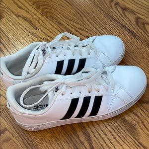 Adidas white & black triple stripe sneakers sz8